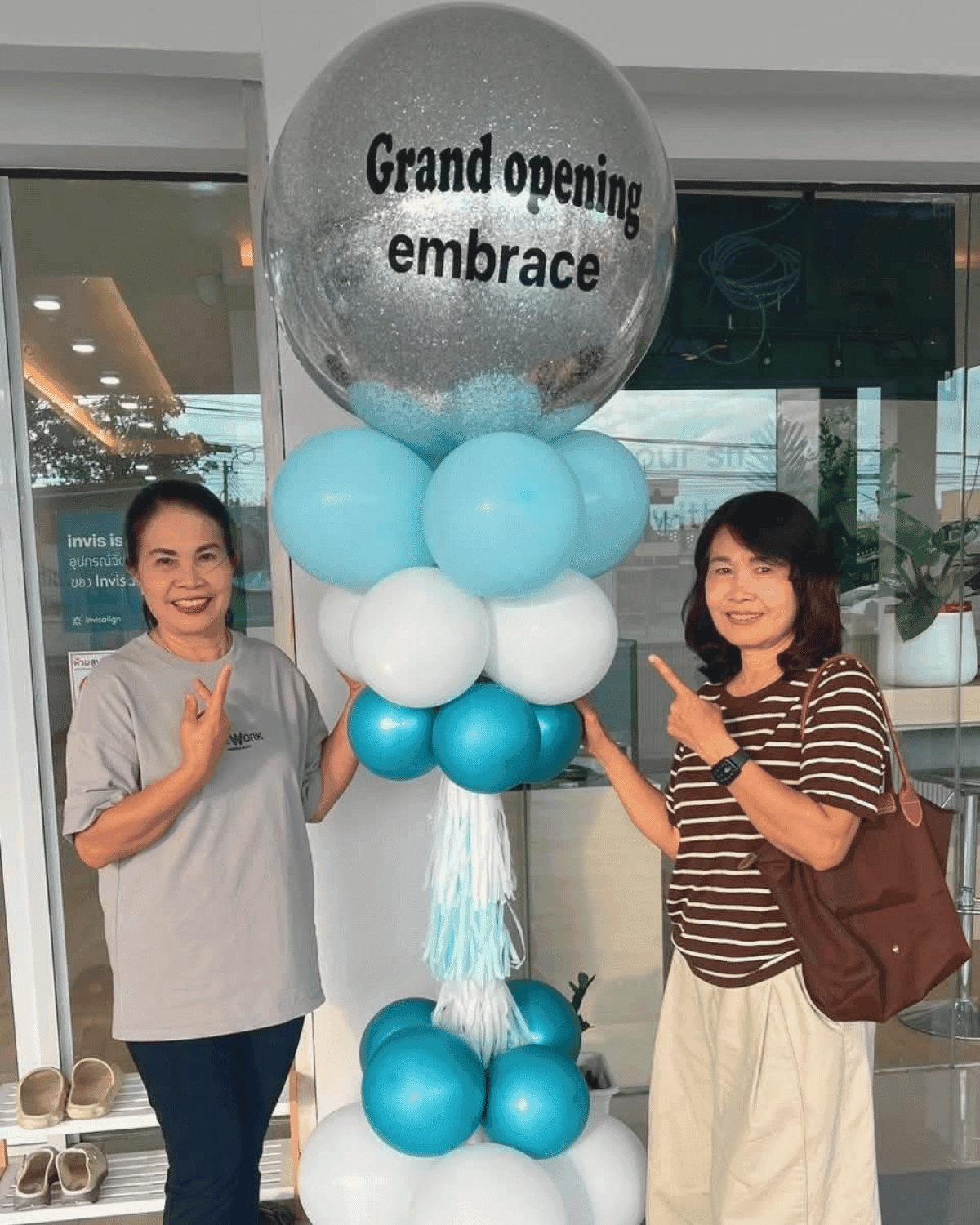 รอยยิ้มของผู้รับบริการ Embrace Dental Clinic
